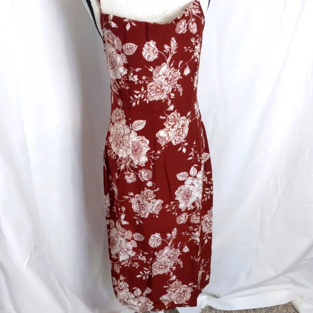 🆕 FLORAL Cowl Neck Burgundy Dress with Back Slit / Medium - Picture 6 of 8